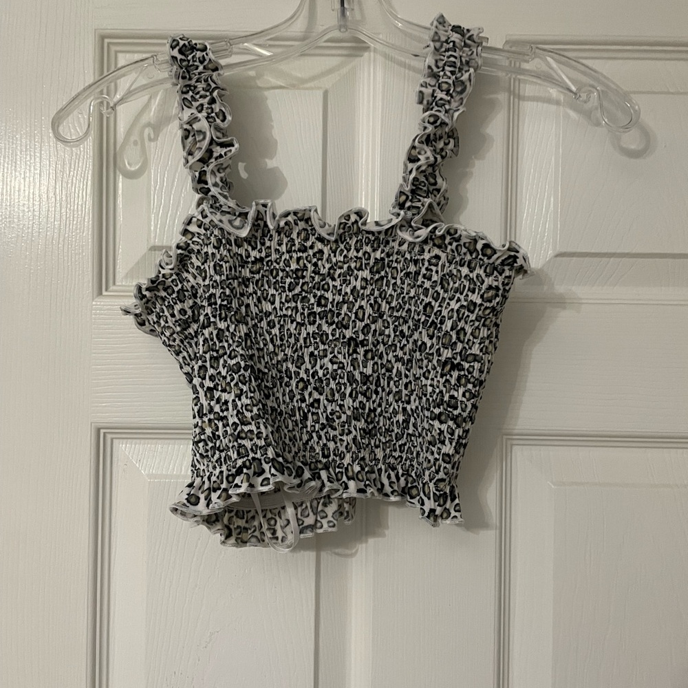 Cheetah print stretchy crop top